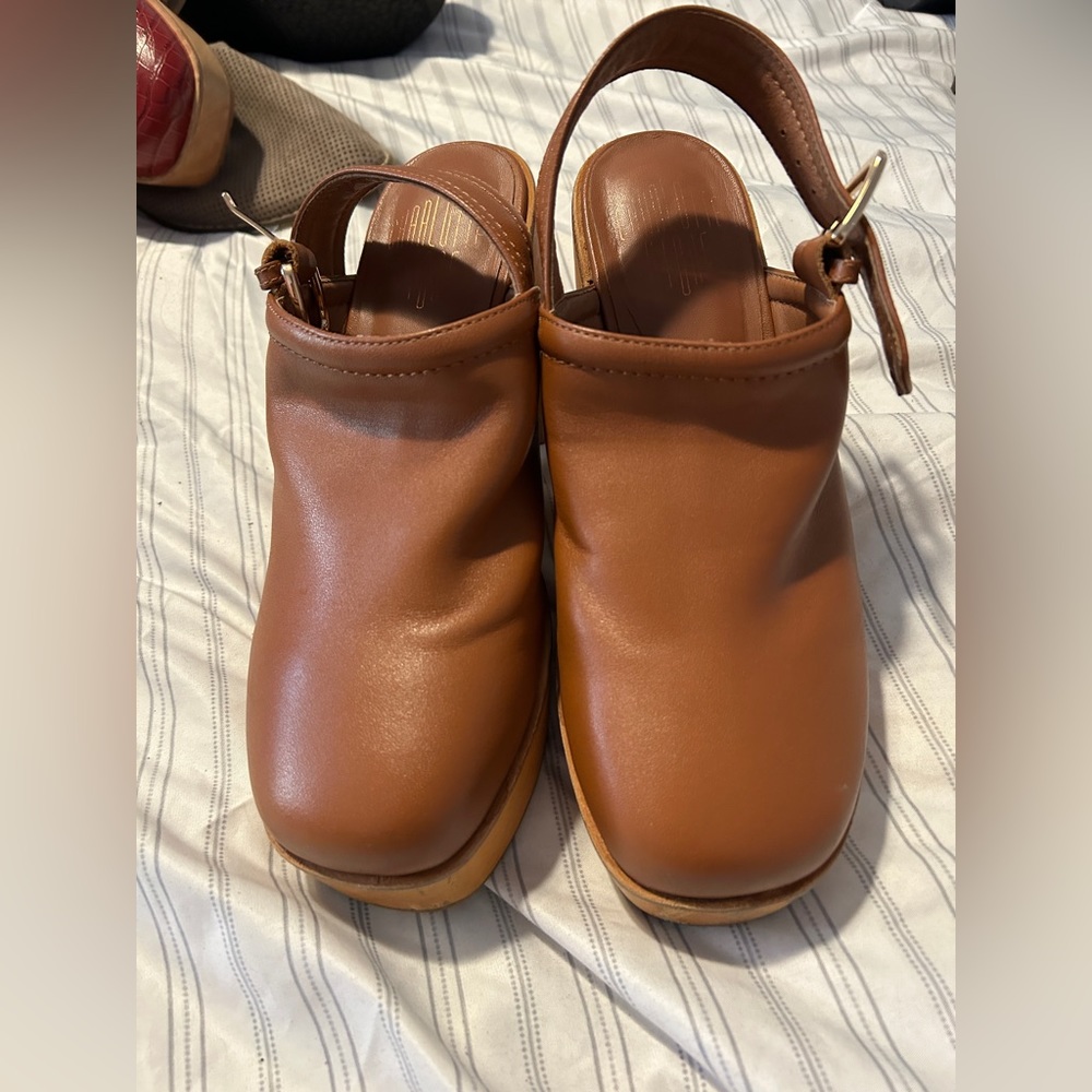Charlotte Stone size 9 tan clogs style, Bonnie
